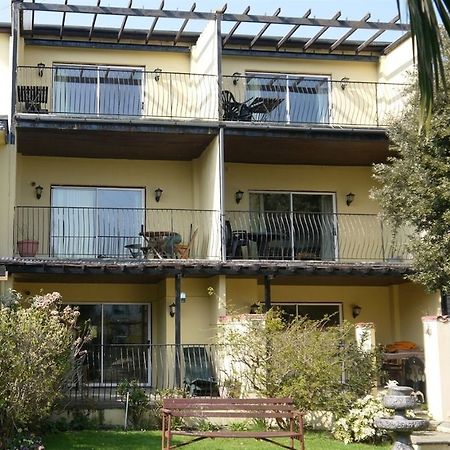 Royal Court And Garden Apartments サンダウン エクステリア 写真